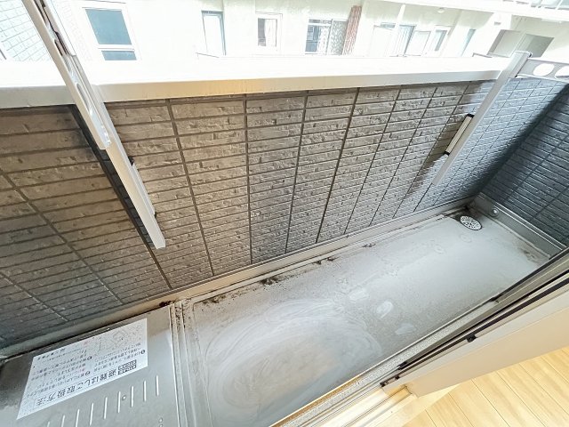 バルコニー　お洗濯にも便利なバルコニー付き