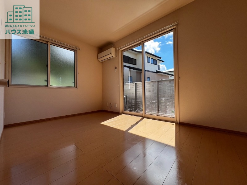 居室・リビング　※写真は別号室です