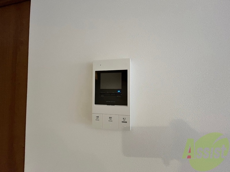 セキュリティ　モニタ付インターホンです。セキュリティ面も安心ですね！