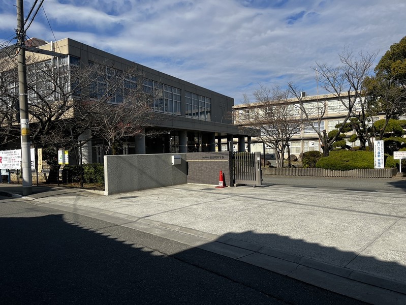 中学校　加古川市立加古川中学校（中学校）まで1302m