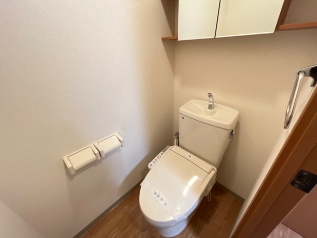 トイレ　シャワー付トイレ