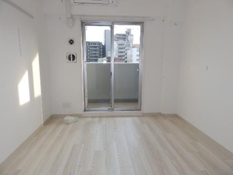 居室・リビング　室内