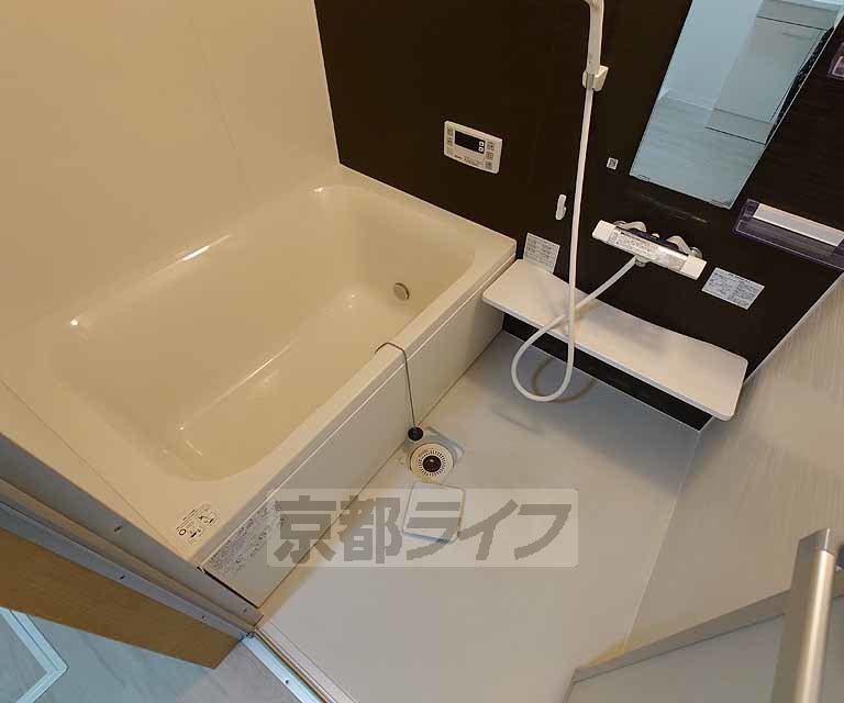 バス・シャワールーム　ゆったりくつろげるお風呂です。