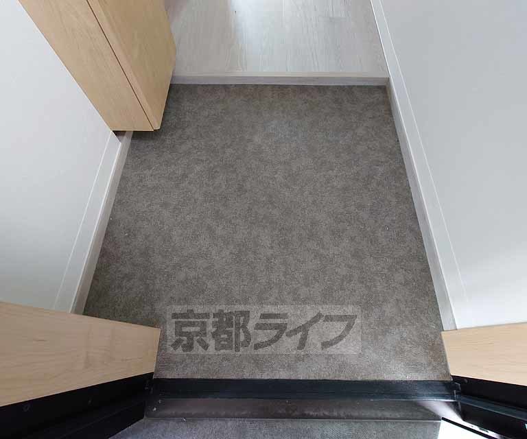 玄関　出入りに十分なスペースを確保した玄関です。