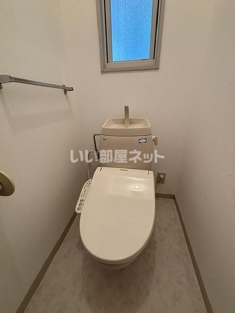 フレグランスタウン住吉 6番館のトイレ写真