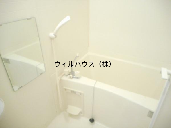 バス・シャワールーム　キレイにリフォームされています！