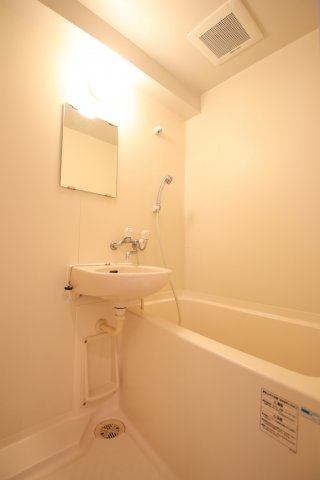 バス・シャワールーム　ゆったり過ごせるお風呂です
