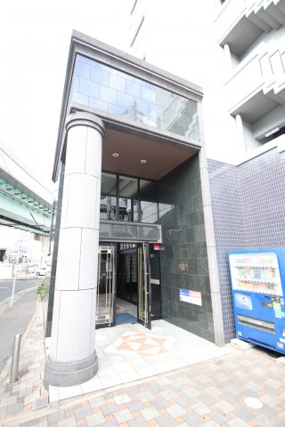 エントランス　建物の内部です