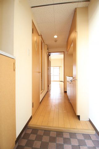 玄関　明るい玄関です