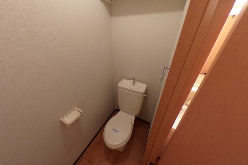 トイレ　反転別部屋参考写真