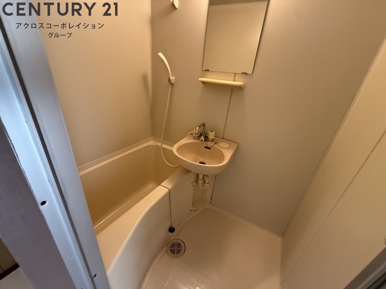 バス・シャワールーム　シンプルで機能的なユニットバスです！