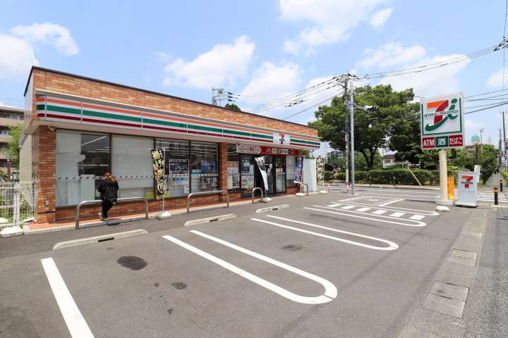 コンビニ　セブンイレブン（コンビニ）まで185m