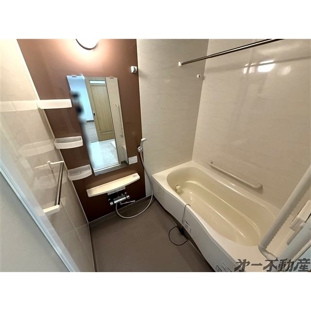 バス・シャワールーム　バスルーム