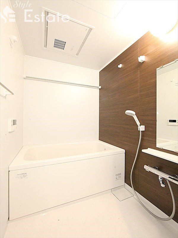 バス・シャワールーム　バスルーム