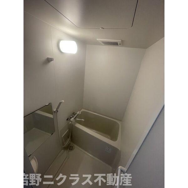 バス・シャワールーム　内装は別部屋の参考写真です。