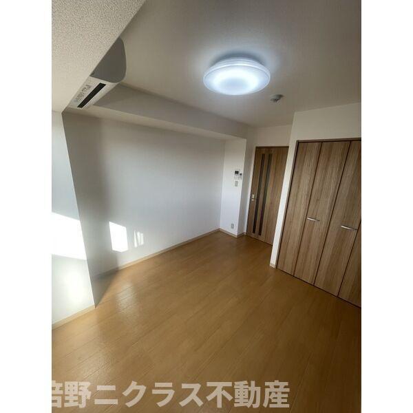 居室・リビング　内装は別部屋の参考写真です。