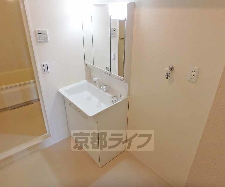 洗面設備　朝の支度はこちらでどうぞ