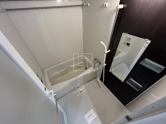 バス・シャワールーム　サムティ難波グレイス　浴室