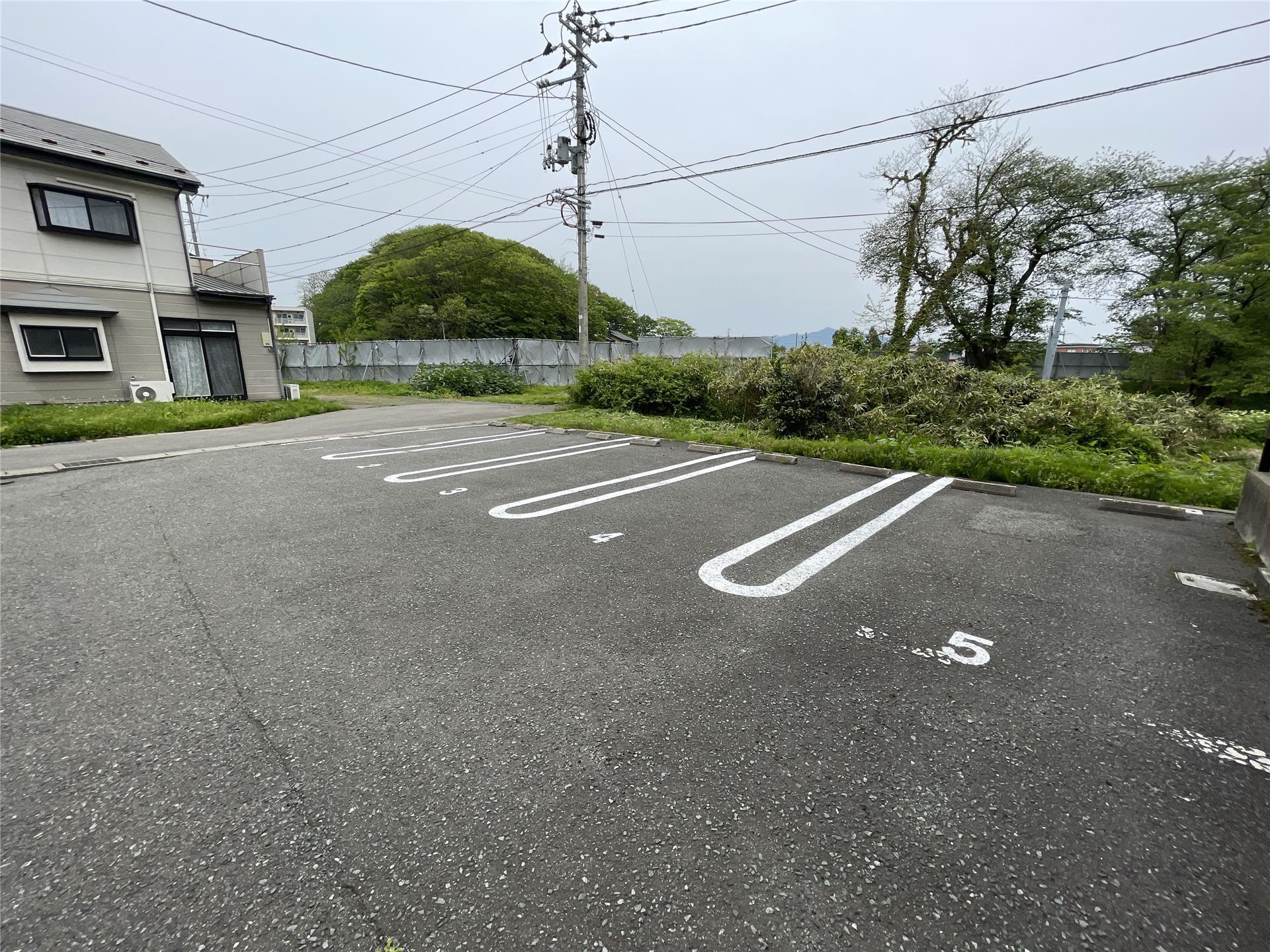 駐車場　駐車場