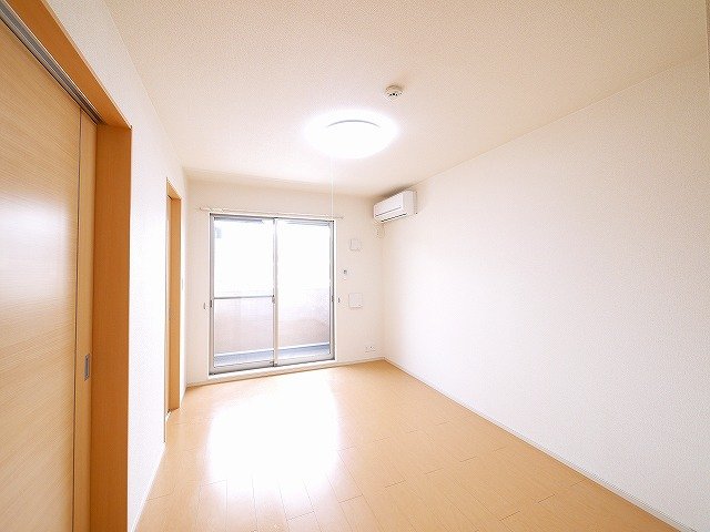 その他部屋・スペース　落ち着いた色調の洋室です