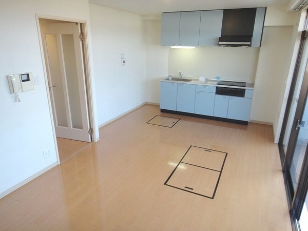 居室・リビング　明るいリビングです♪