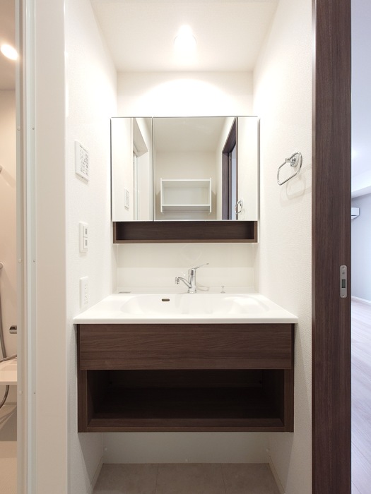 洗面設備　独立洗面台です