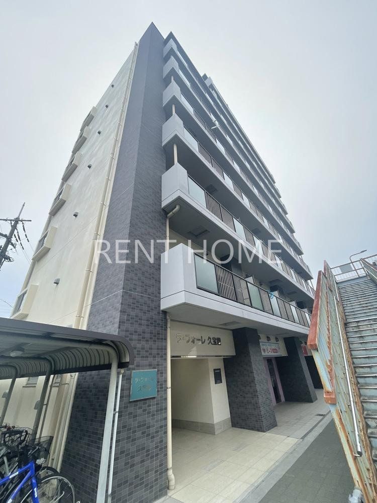 建物外観　駐車場