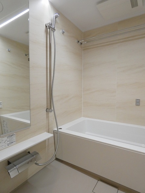 バス・シャワールーム　バス