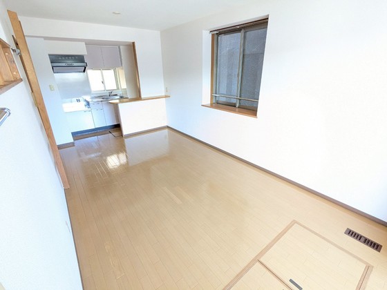 居室・リビング　※別部屋の写真です