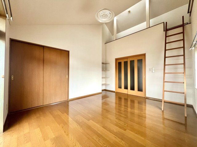 居室・リビング　日当たり良好、内装リフォーム済み