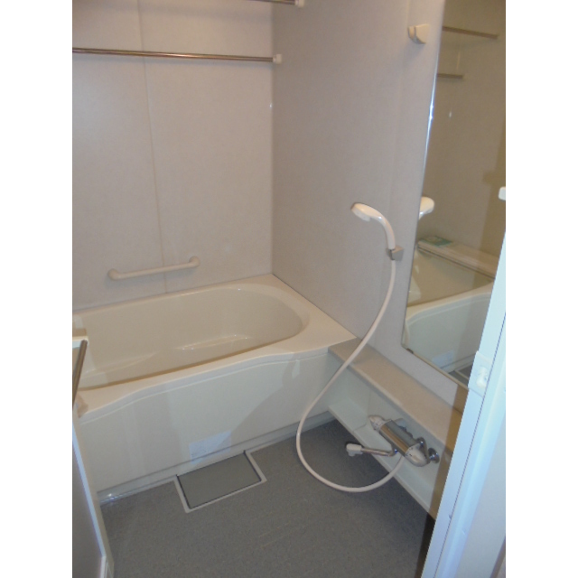 バス・シャワールーム　※別部屋の参考写真です。