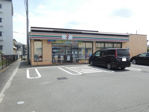 コンビニ　セブンイレブン（コンビニ）まで285m