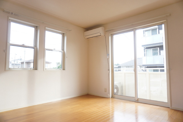 居室・リビング　８帖の洋室※同タイプ参考写真