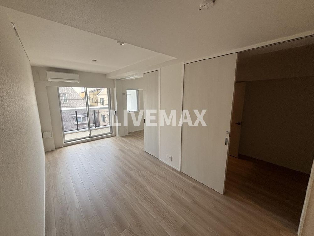 居室・リビング　別号室参考写真