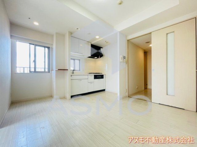 居室・リビング　同マンション別部屋参考写真