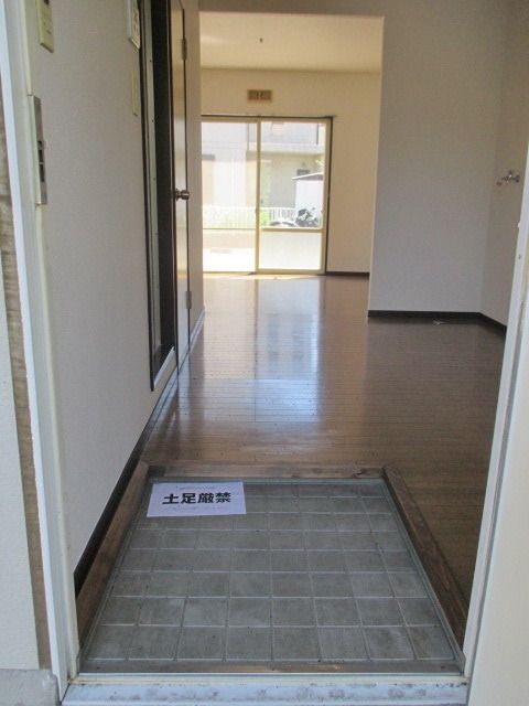 玄関　★お部屋探しは株式会社タウンハウジング東京まで★