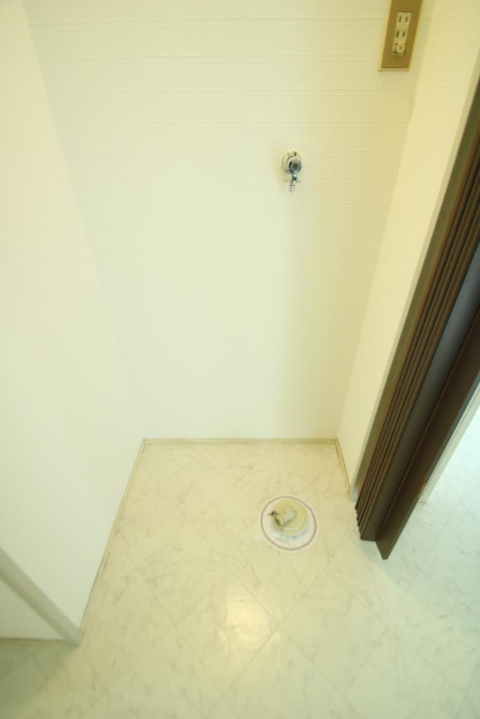 洗面設備　洗濯機置き場