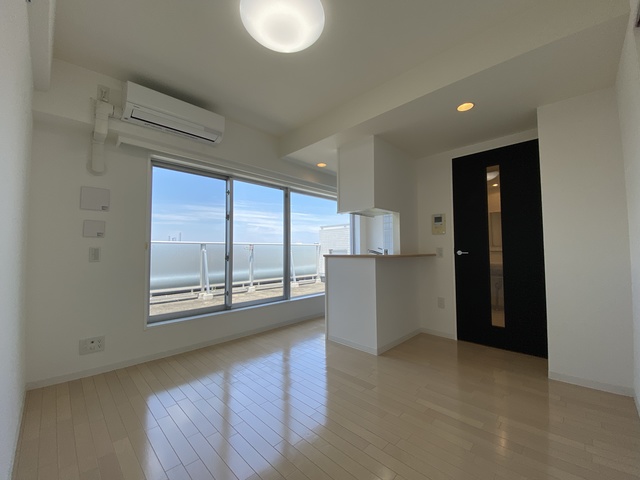 居室・リビング　清潔感のあるお部屋で帰宅楽しみになります。