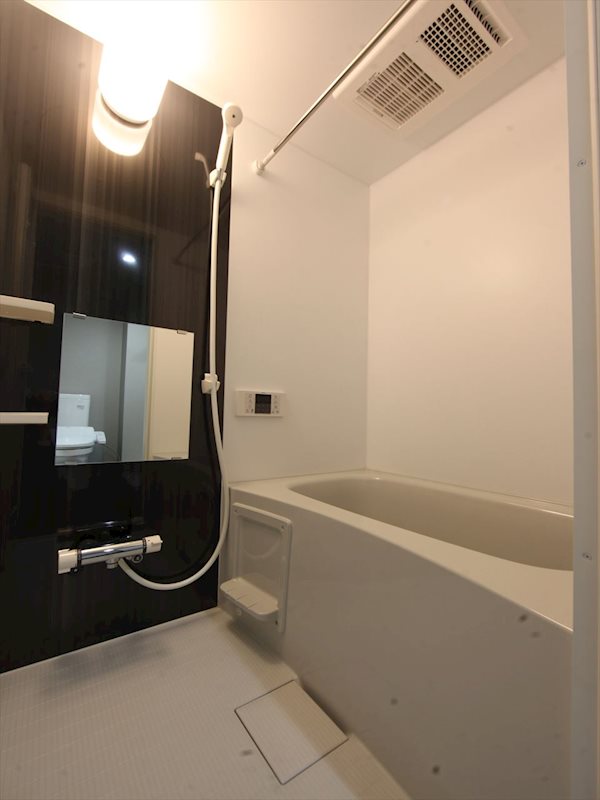 バス・シャワールーム　浴室暖房乾燥機付　追い焚き機能付お風呂