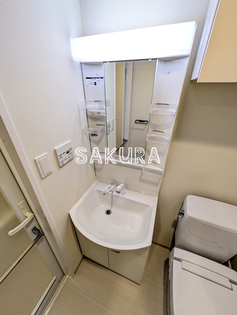 洗面設備　身支度に欠かせない独立洗面台♪