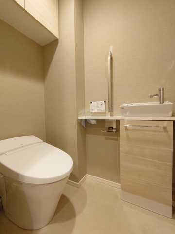 トイレ　シティハウス四谷津の守坂