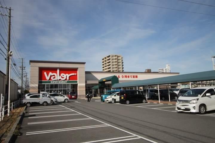 スーパー　バロー東起店（スーパー）まで658m