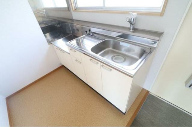キッチン　コンパクトなキッチンで掃除もラクラク