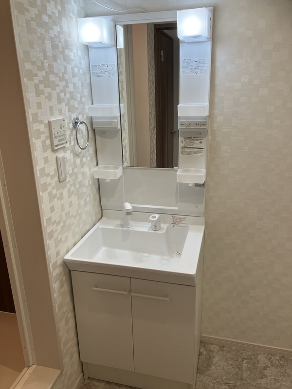 洗面設備　※同タイプの別の部屋の写真です。