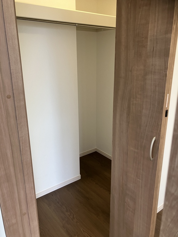 収納　※同タイプの別の部屋の写真です。
