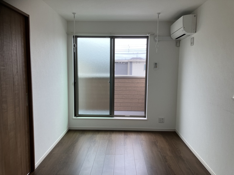 居室・リビング　※同タイプの別の部屋の写真です。