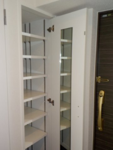 玄関　※別号室参考写真※