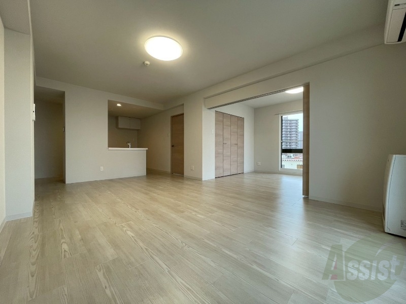 居室・リビング　広々としたリビングですね。使い勝手がよさそうですね！