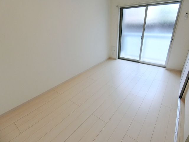 居室・リビング　☆明るいお部屋です☆