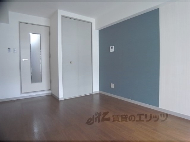 居室・リビング　２口のＩＨヒーター